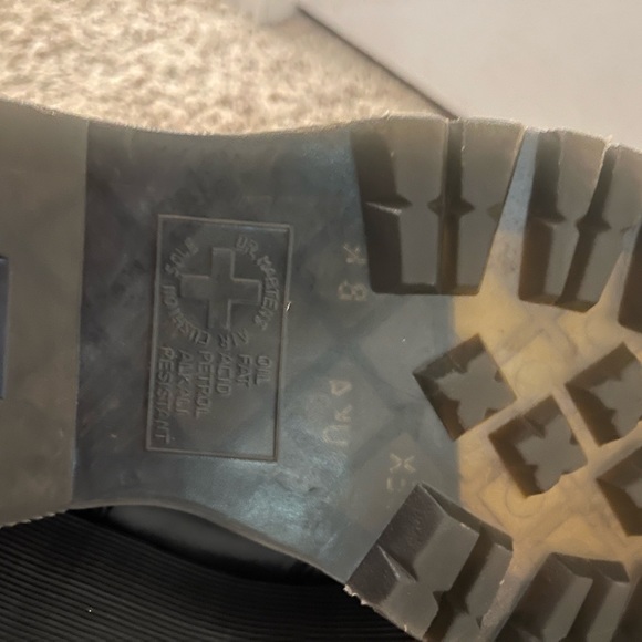 Doc Marten 2976 Smooth Leather Platform Chelsea Boots - Picture 6 of 7